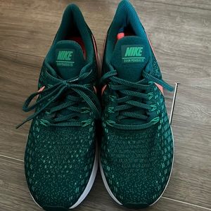 NEW W/O TAGS Nike Zoom Pegasus 35s